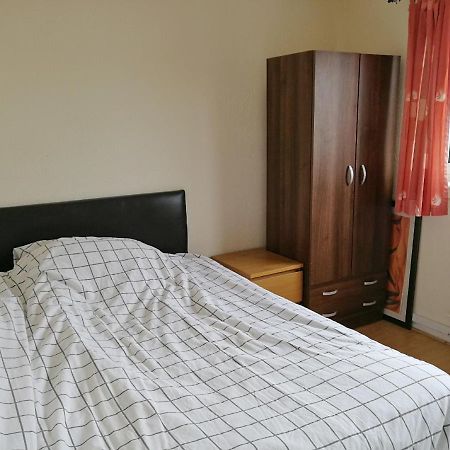 A Double Bedroom Near Glasgow City Centre Not In Great Condition Suitable For Short Stay מראה חיצוני תמונה