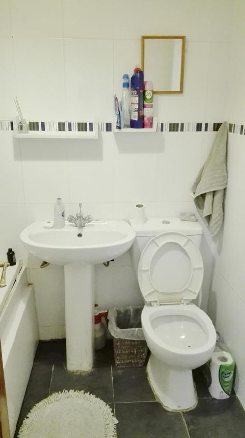 A Double Bedroom Near Glasgow City Centre Not In Great Condition Suitable For Short Stay מראה חיצוני תמונה