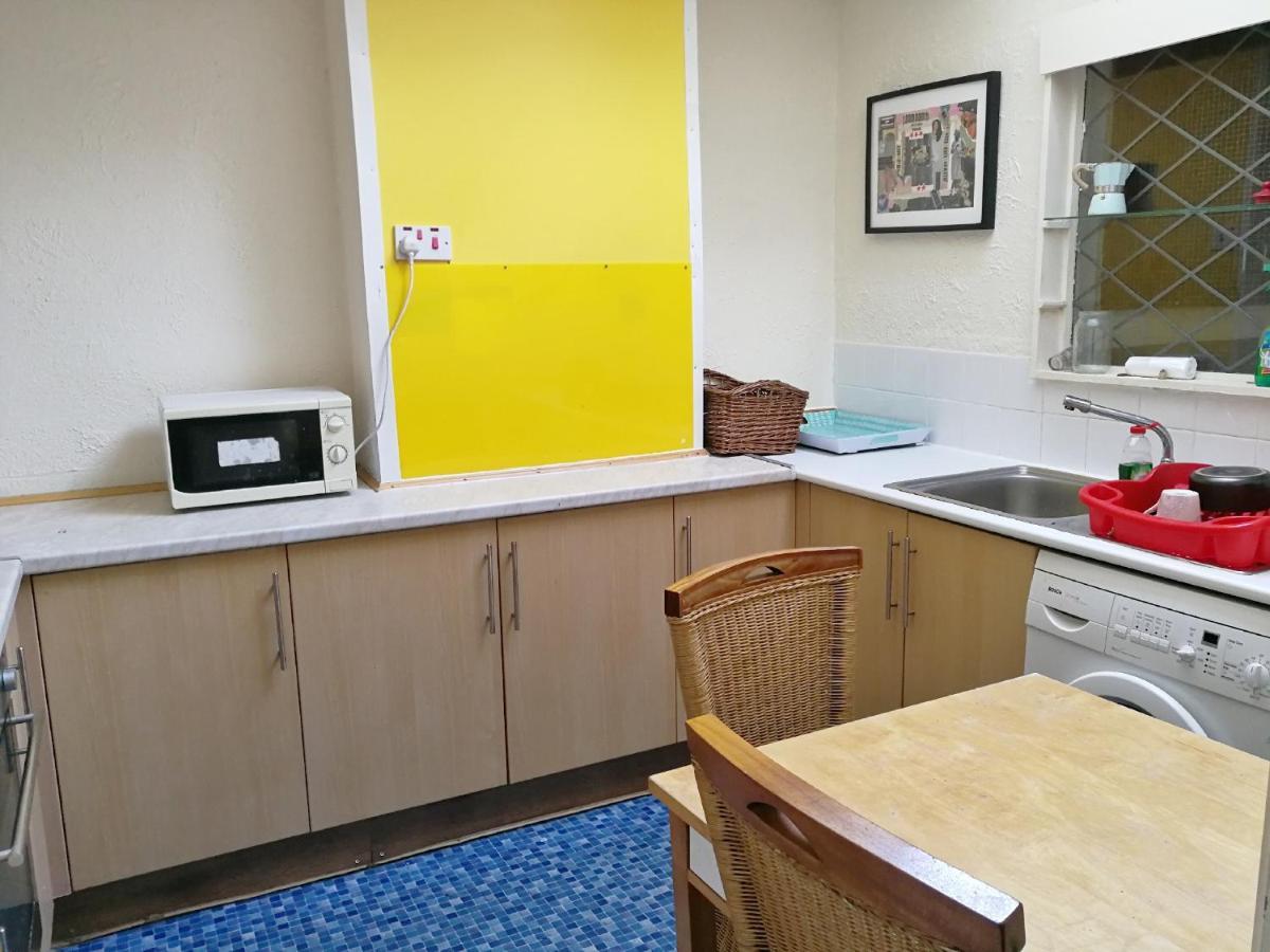 A Double Bedroom Near Glasgow City Centre Not In Great Condition Suitable For Short Stay מראה חיצוני תמונה